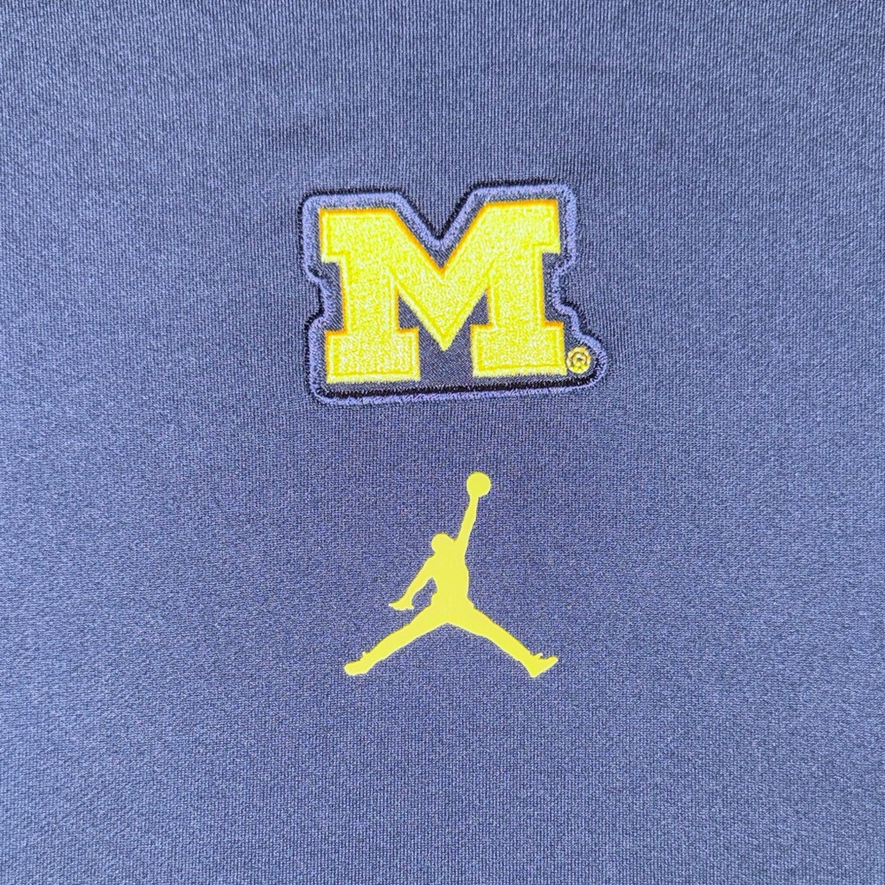 Men’s ~Jordan ~ University of Michigan DRI-FIT Hoodie with logo - Picture 8 of 16